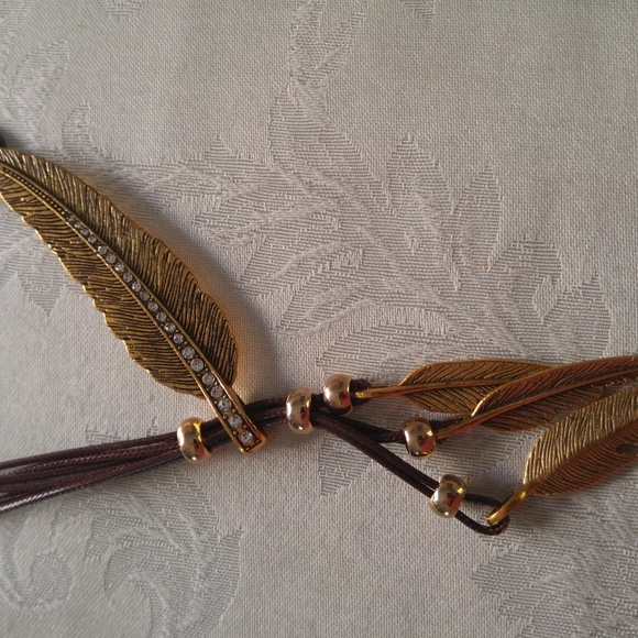 Rope Chain Feather Pattern Pendant Necklace - Picture 4 of 5